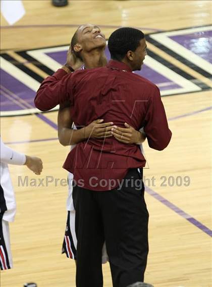 Thumbnail 3 in Bishop Montgomery vs. Salesian (CIF State D4 Final) photogallery.