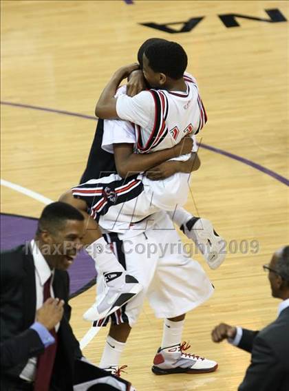 Thumbnail 1 in Bishop Montgomery vs. Salesian (CIF State D4 Final) photogallery.