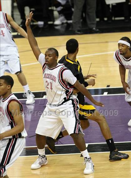 Thumbnail 3 in Bishop Montgomery vs. Salesian (CIF State D4 Final) photogallery.