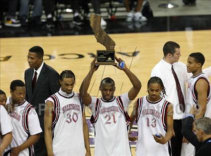 Thumbnail 2 in Bishop Montgomery vs. Salesian (CIF State D4 Final) photogallery.