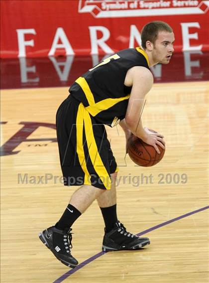 Thumbnail 1 in Bishop Montgomery vs. Salesian (CIF State D4 Final) photogallery.