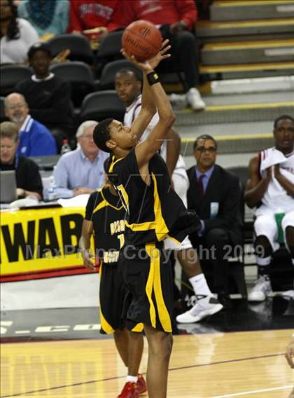 Thumbnail 1 in Bishop Montgomery vs. Salesian (CIF State D4 Final) photogallery.