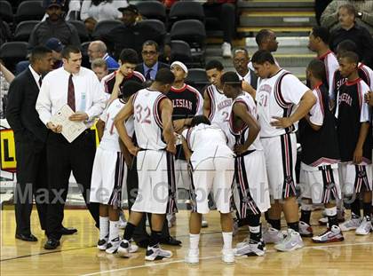 Thumbnail 2 in Bishop Montgomery vs. Salesian (CIF State D4 Final) photogallery.