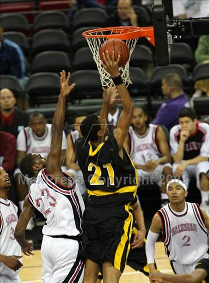 Thumbnail 1 in Bishop Montgomery vs. Salesian (CIF State D4 Final) photogallery.