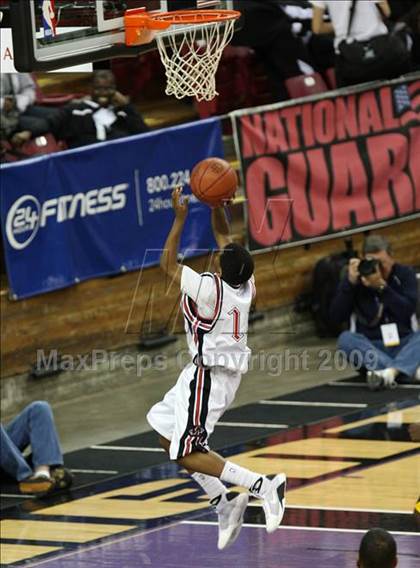 Thumbnail 1 in Bishop Montgomery vs. Salesian (CIF State D4 Final) photogallery.