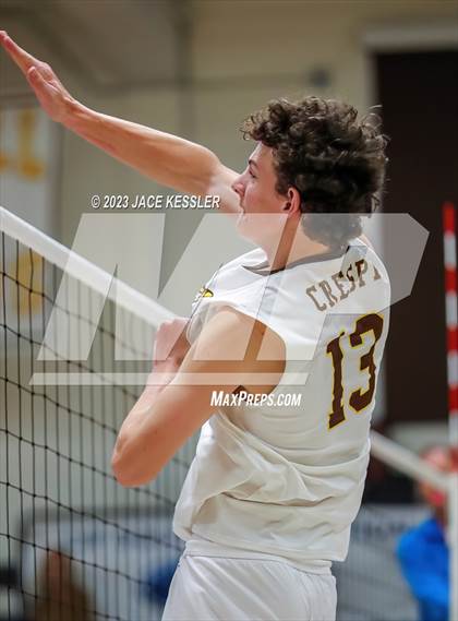 Thumbnail 2 in Loyola @ Crespi photogallery.