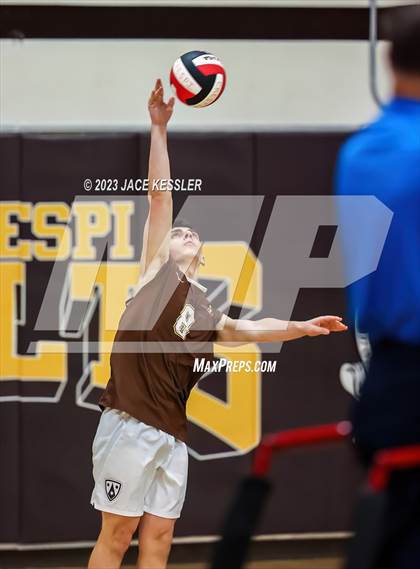 Thumbnail 3 in Loyola @ Crespi photogallery.