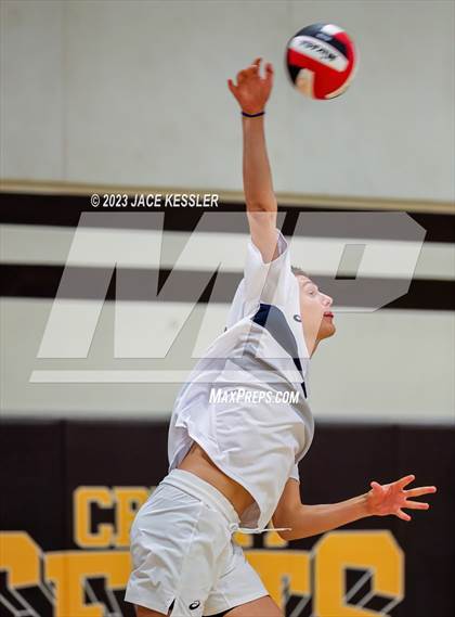 Thumbnail 1 in Loyola @ Crespi photogallery.