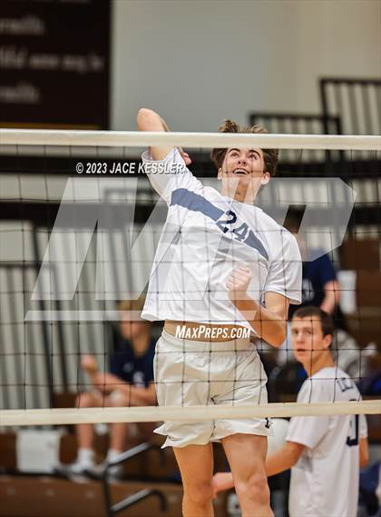 Thumbnail 1 in Loyola @ Crespi photogallery.