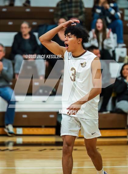 Thumbnail 3 in Loyola @ Crespi photogallery.