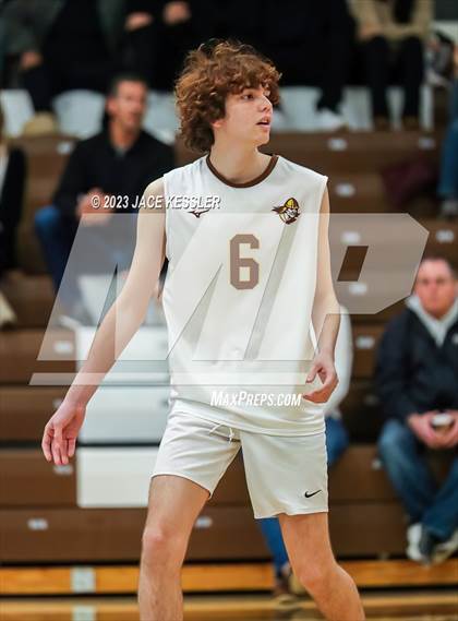Thumbnail 3 in Loyola @ Crespi photogallery.