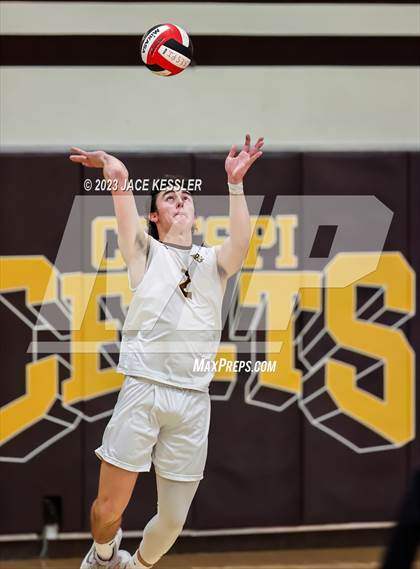 Thumbnail 3 in Loyola @ Crespi photogallery.