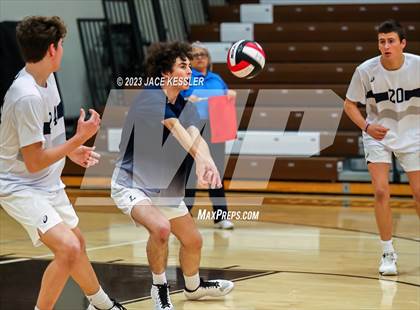 Thumbnail 1 in Loyola @ Crespi photogallery.