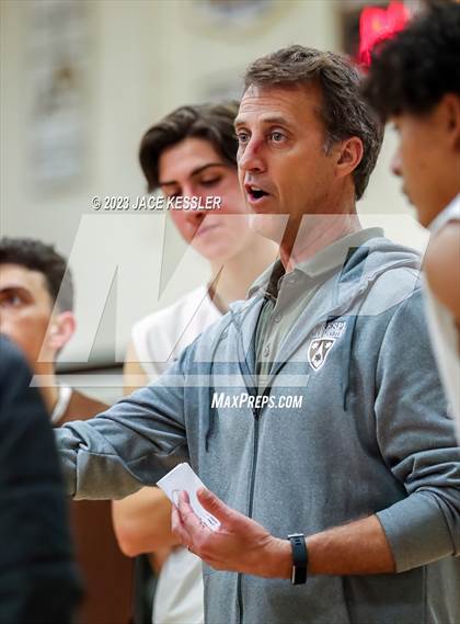 Thumbnail 3 in Loyola @ Crespi photogallery.