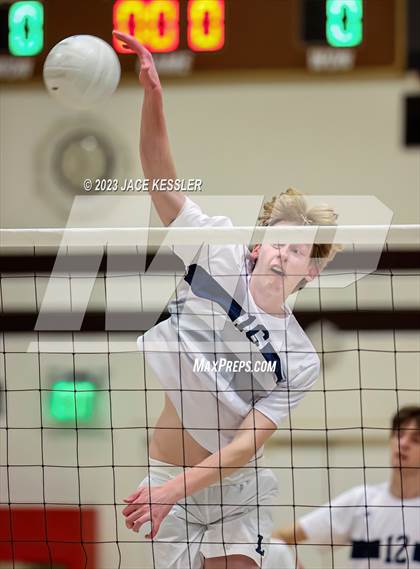 Thumbnail 1 in Loyola @ Crespi photogallery.
