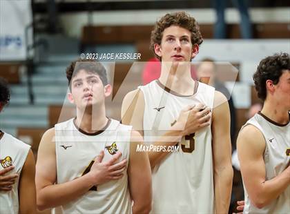 Thumbnail 2 in Loyola @ Crespi photogallery.