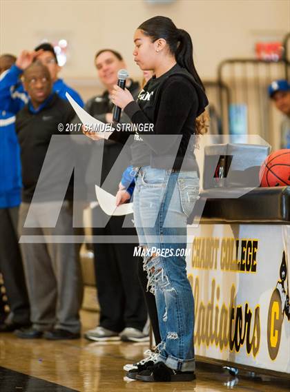 Thumbnail 2 in San Lorenzo vs. Yuba City (Chabot MLK Classic) photogallery.