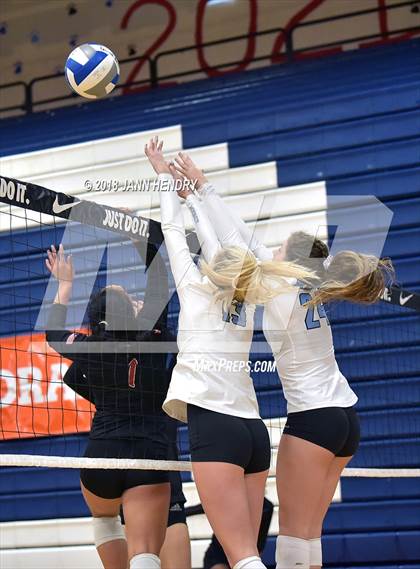 Thumbnail 2 in Mercy vs Lakewood (Durango Fall Classic) photogallery.
