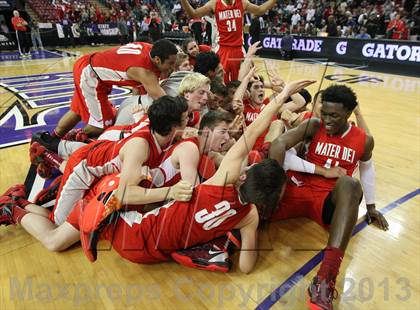 Thumbnail 2 in Mater Dei vs. Archbishop Mitty (CIF State Open Division Final) photogallery.