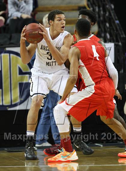 Thumbnail 1 in Mater Dei vs. Archbishop Mitty (CIF State Open Division Final) photogallery.