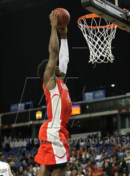 Thumbnail 2 in Mater Dei vs. Archbishop Mitty (CIF State Open Division Final) photogallery.