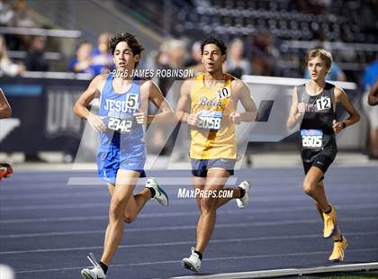 Thumbnail 2 in FHSAA Class 3A Final (3200m) photogallery.