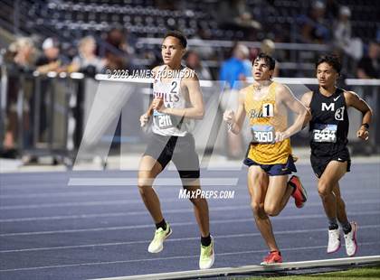 Thumbnail 3 in FHSAA Class 3A Final (3200m) photogallery.