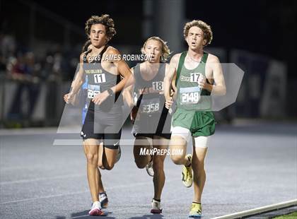 Thumbnail 1 in FHSAA Class 3A Final (3200m) photogallery.