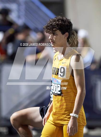 Thumbnail 1 in FHSAA Class 3A Final (3200m) photogallery.