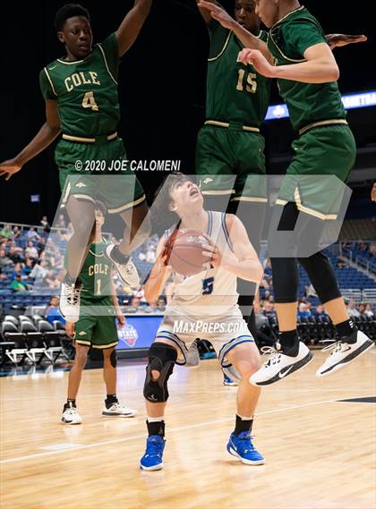 Thumbnail 2 in Cole vs Peaster (UIL 3A Semifinal) photogallery.