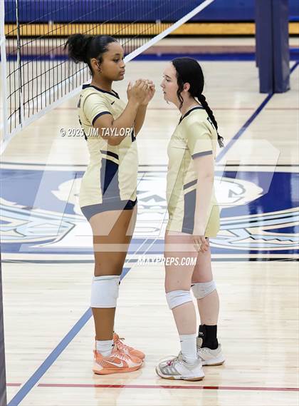 Thumbnail 2 in Saint Jo @ Perrin photogallery.