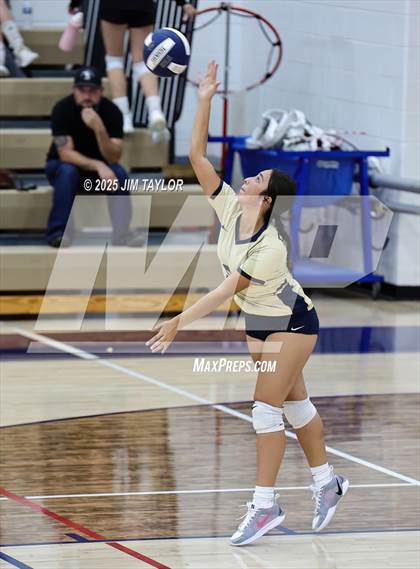 Thumbnail 2 in Saint Jo @ Perrin photogallery.