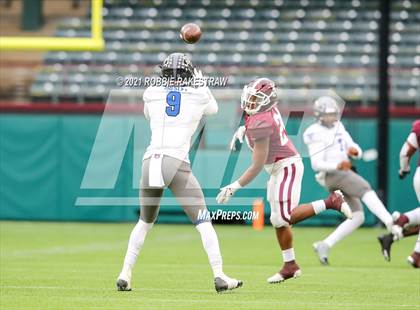 Thumbnail 3 in Red Oak vs. Mansfield Summit (UIL 5A Division 1 Quarterfinals) photogallery.