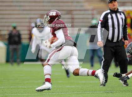 Thumbnail 3 in Red Oak vs. Mansfield Summit (UIL 5A Division 1 Quarterfinals) photogallery.