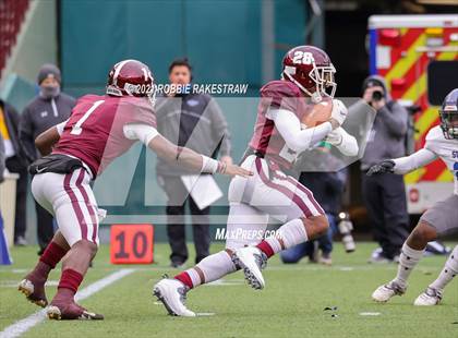 Thumbnail 3 in Red Oak vs. Mansfield Summit (UIL 5A Division 1 Quarterfinals) photogallery.