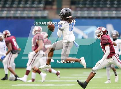 Thumbnail 3 in Red Oak vs. Mansfield Summit (UIL 5A Division 1 Quarterfinals) photogallery.