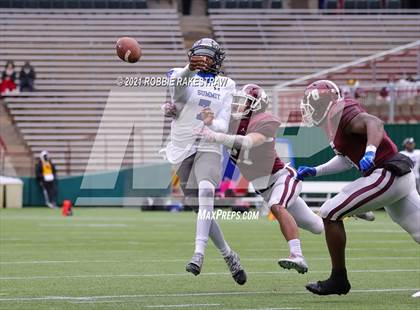 Thumbnail 3 in Red Oak vs. Mansfield Summit (UIL 5A Division 1 Quarterfinals) photogallery.