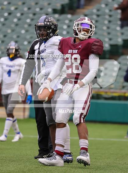 Thumbnail 3 in Red Oak vs. Mansfield Summit (UIL 5A Division 1 Quarterfinals) photogallery.
