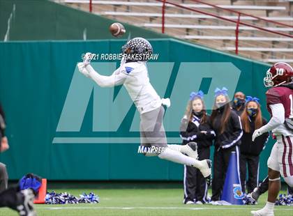 Thumbnail 3 in Red Oak vs. Mansfield Summit (UIL 5A Division 1 Quarterfinals) photogallery.