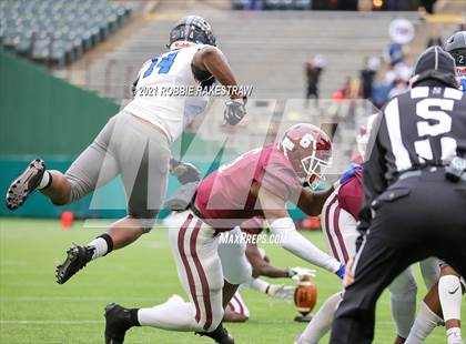 Thumbnail 3 in Red Oak vs. Mansfield Summit (UIL 5A Division 1 Quarterfinals) photogallery.