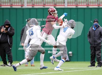 Thumbnail 3 in Red Oak vs. Mansfield Summit (UIL 5A Division 1 Quarterfinals) photogallery.
