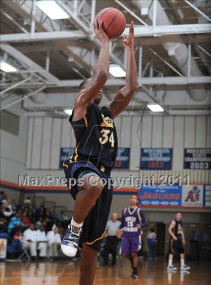 Thumbnail 2 in Holly Springs vs. Lee County (Tri-Nine Conference Tournament) photogallery.