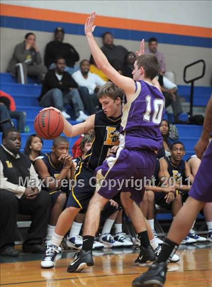 Thumbnail 1 in Holly Springs vs. Lee County (Tri-Nine Conference Tournament) photogallery.