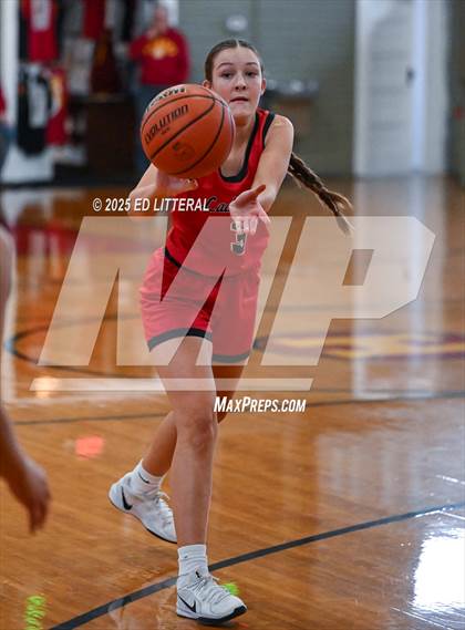 Thumbnail 2 in Northeast Dubois vs. South Webster photogallery.