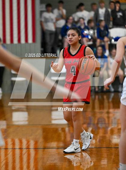 Thumbnail 3 in Northeast Dubois vs. South Webster photogallery.