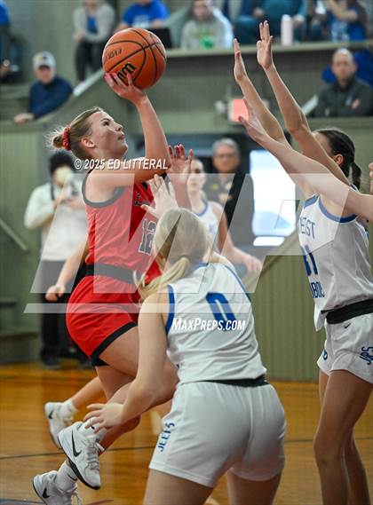Thumbnail 3 in Northeast Dubois vs. South Webster photogallery.