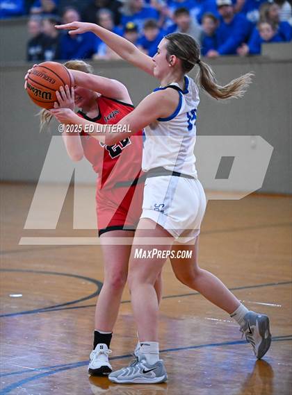 Thumbnail 3 in Northeast Dubois vs. South Webster photogallery.