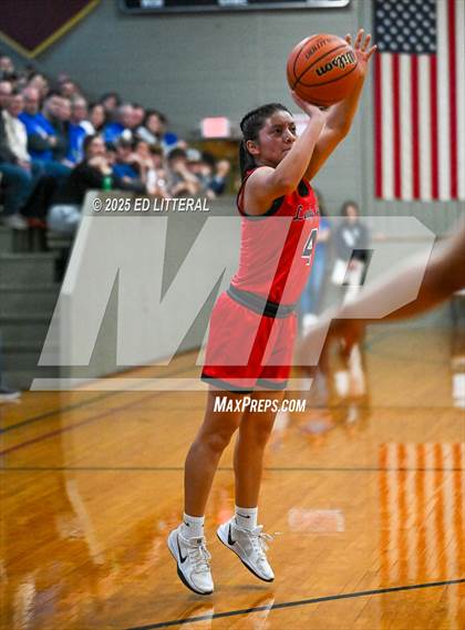 Thumbnail 3 in Northeast Dubois vs. South Webster photogallery.