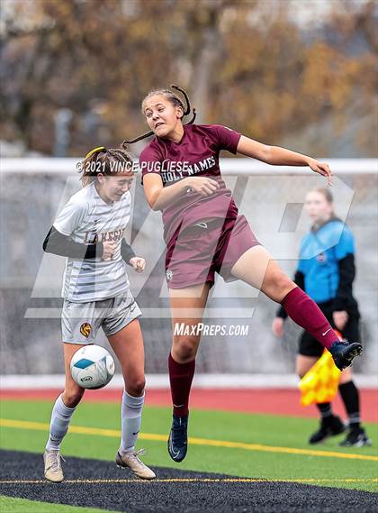 Thumbnail 1 in Lakeside vs. Holy Names Academy (WIAA 3A Playoffs) photogallery.