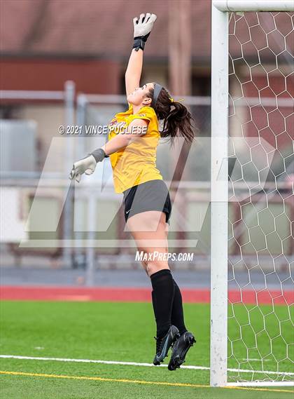 Thumbnail 1 in Lakeside vs. Holy Names Academy (WIAA 3A Playoffs) photogallery.